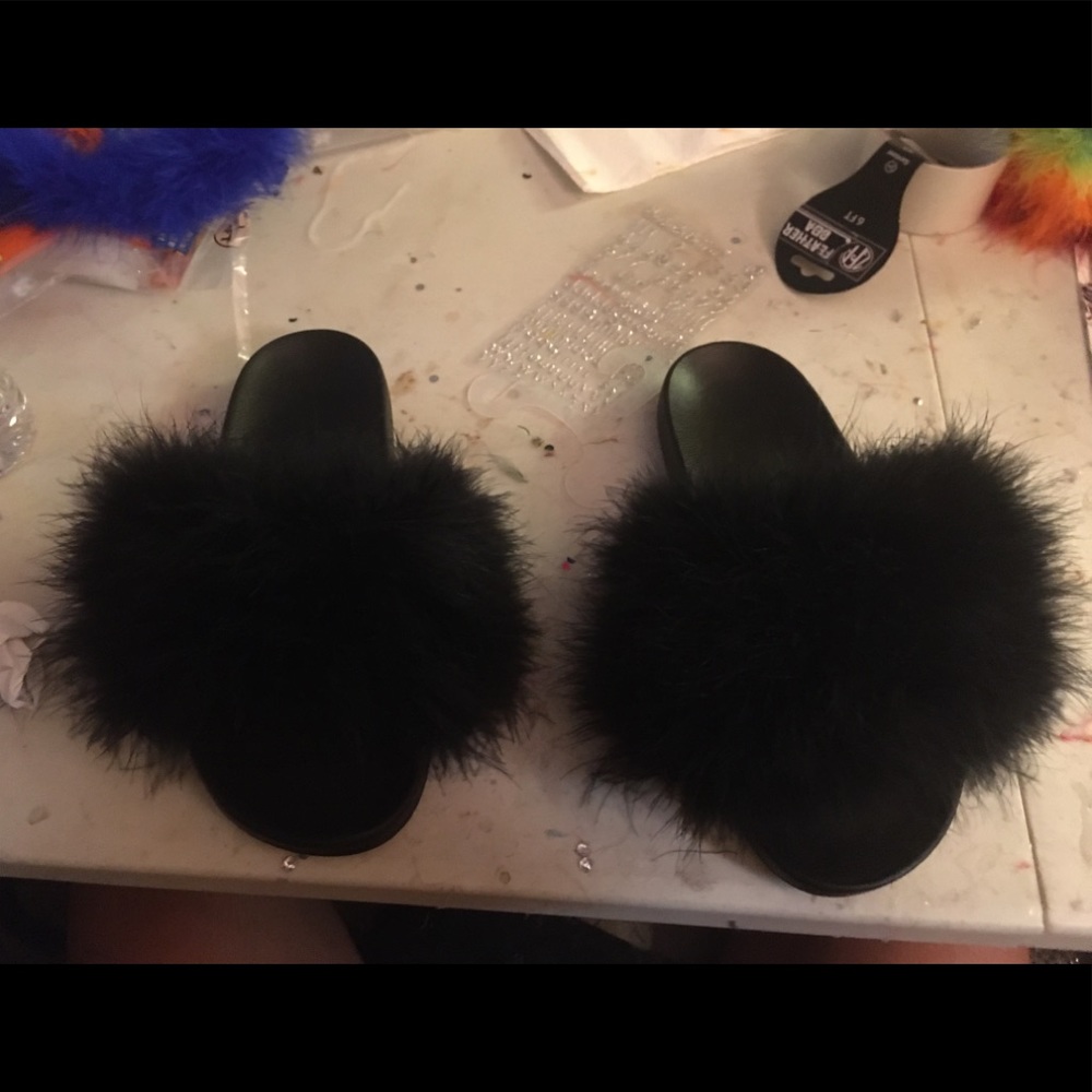 Fluffy Fur Slides - Picture 5 of 5